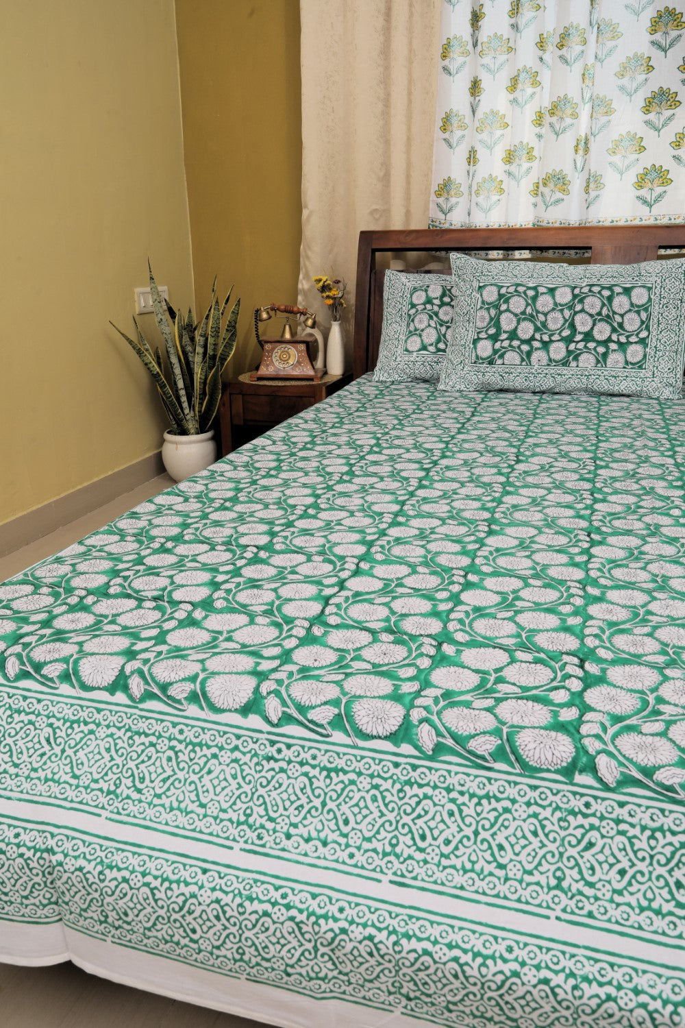 Sootisyahi 'Patta Gulzar' Handblock Printed Cotton Bedsheet