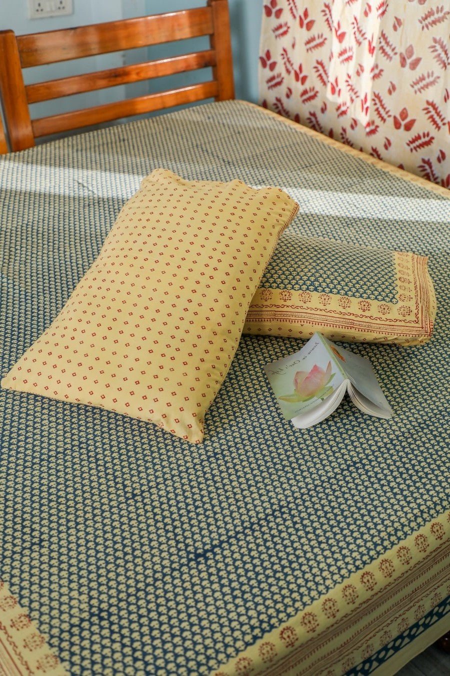 SootiSyahi 'Classic Consorts' Handblock Printed Cotton Bedsheet - SootiSyahi