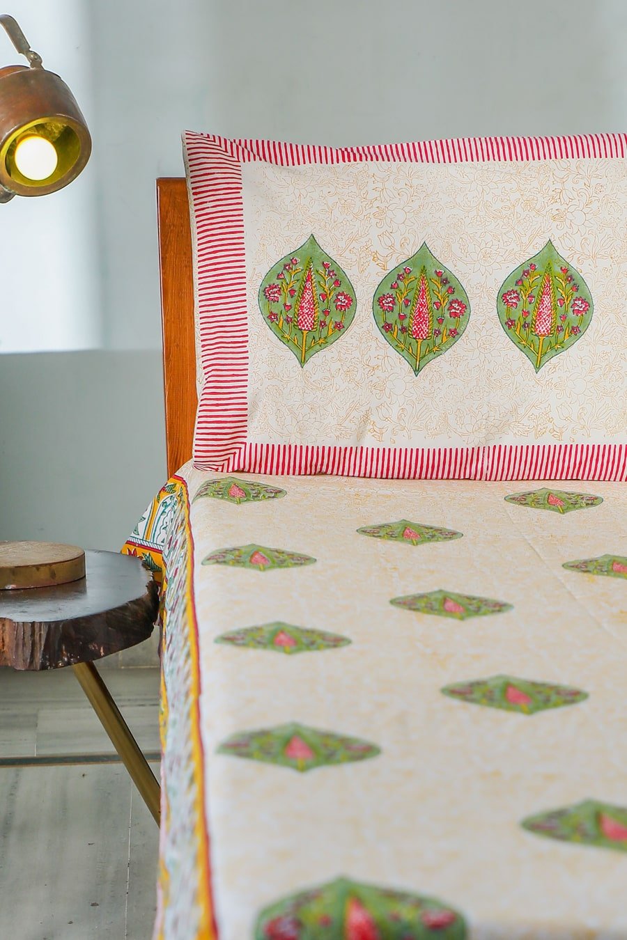 Sootisyahi 'Essence of color' Handblock Printed Cotton Bedsheet - SootiSyahi