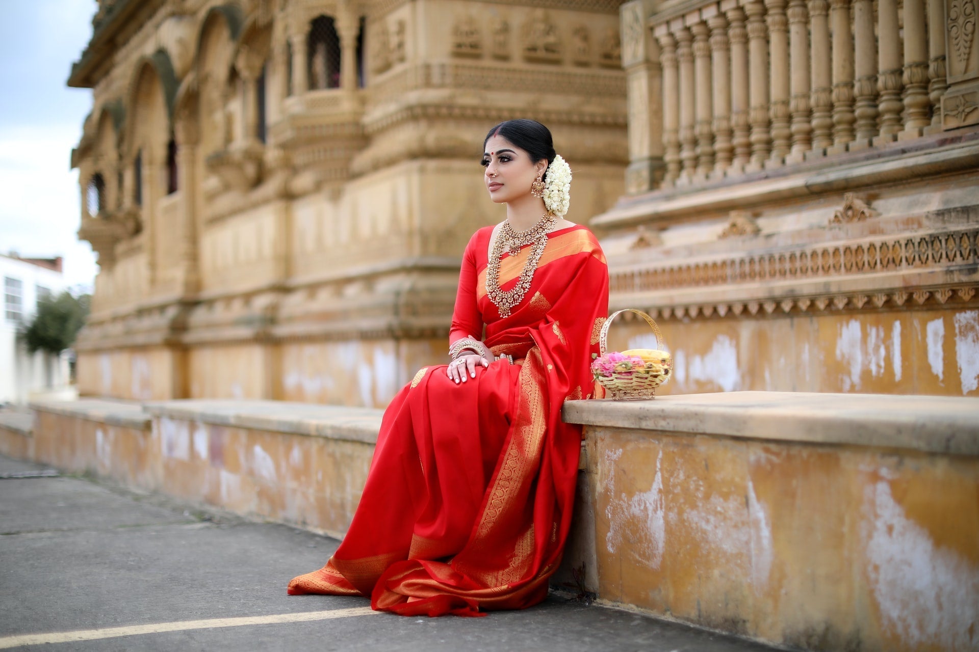 How to Wear a Cotton Silk Saree and Look Like a Diva - SootiSyahi