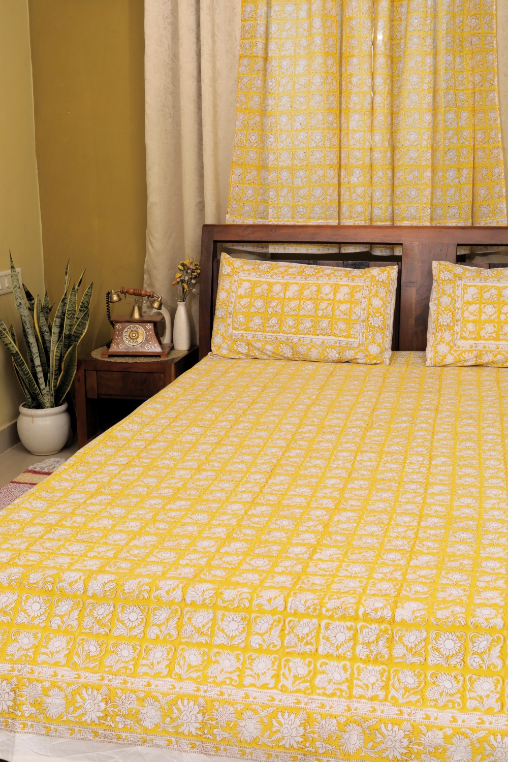 Sootisyahi 'Sunehri Butidar' Handblock Printed Cotton Bedsheet