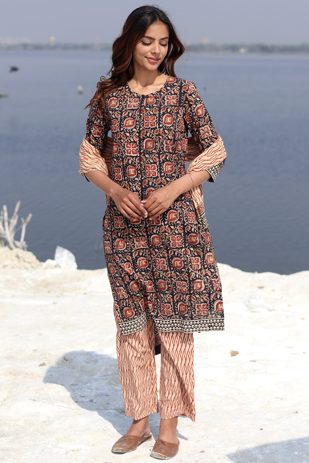 CONFIDENT FOLKTALE Block Printed Salwar Suit Set - SootiSyahi
