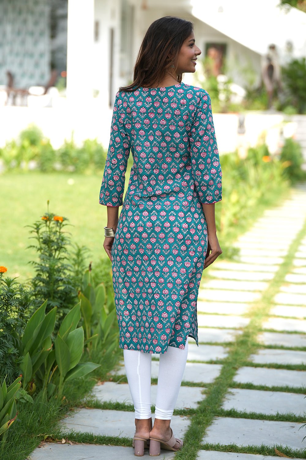 Evergreen Enigma Handblock Printed Cotton Kurti - SootiSyahi
