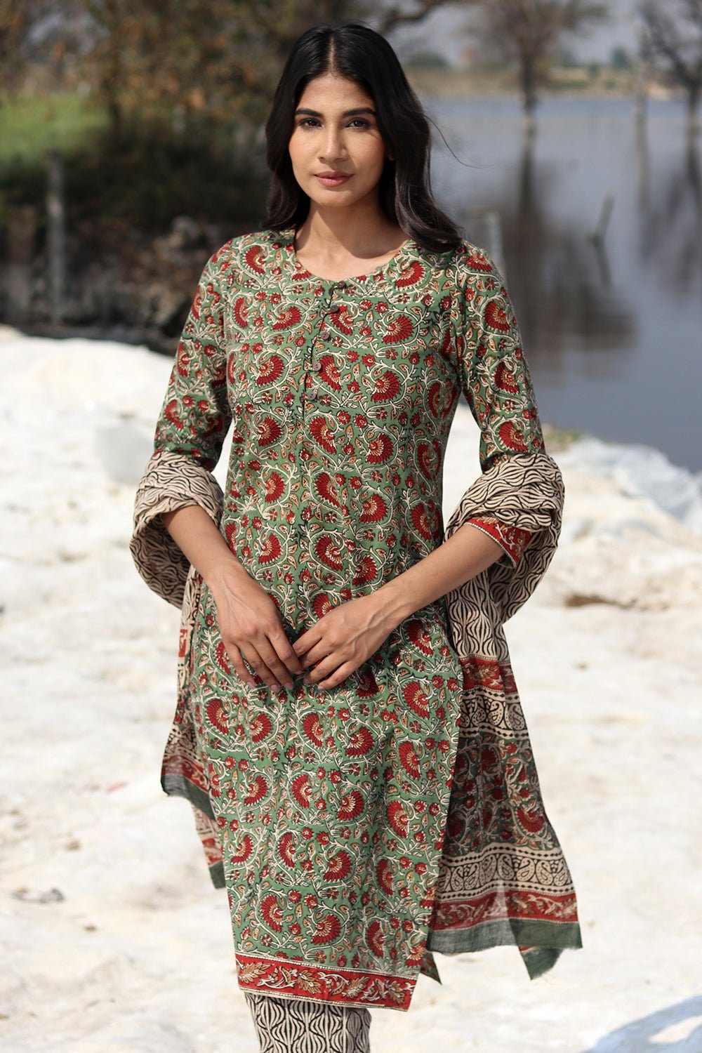 GRADIENT HEART BLOSSOM Block Printed Salwar Suit Set - SootiSyahi