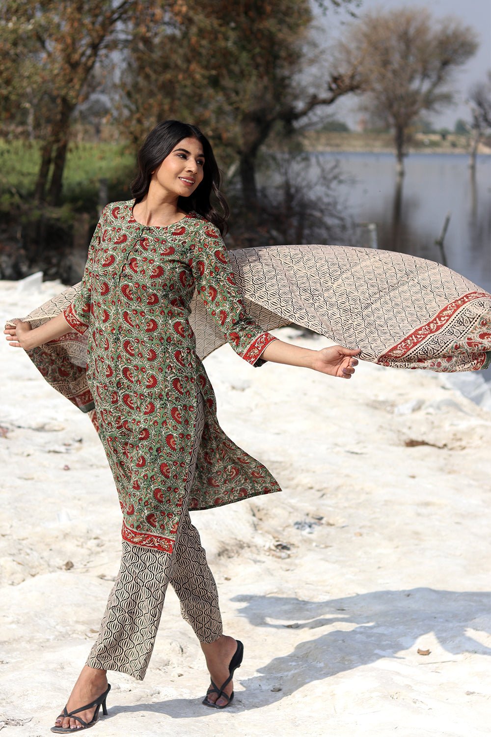 GRADIENT HEART BLOSSOM Block Printed Salwar Suit Set - SootiSyahi