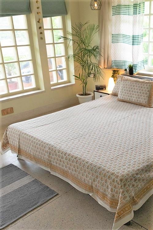 Sootisyahi 'Grassy Golden' Handblock Printed Cotton Bedsheet - SootiSyahi