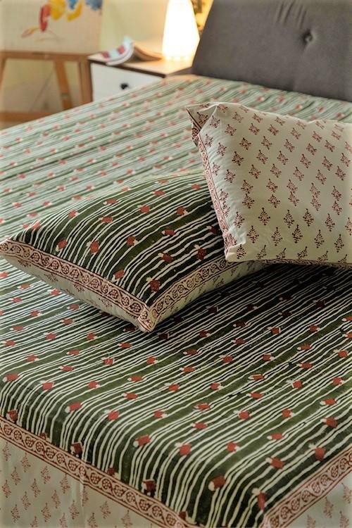 Sootisyahi 'Red in Motion' Handblock Printed Cotton Bedsheet - SootiSyahi