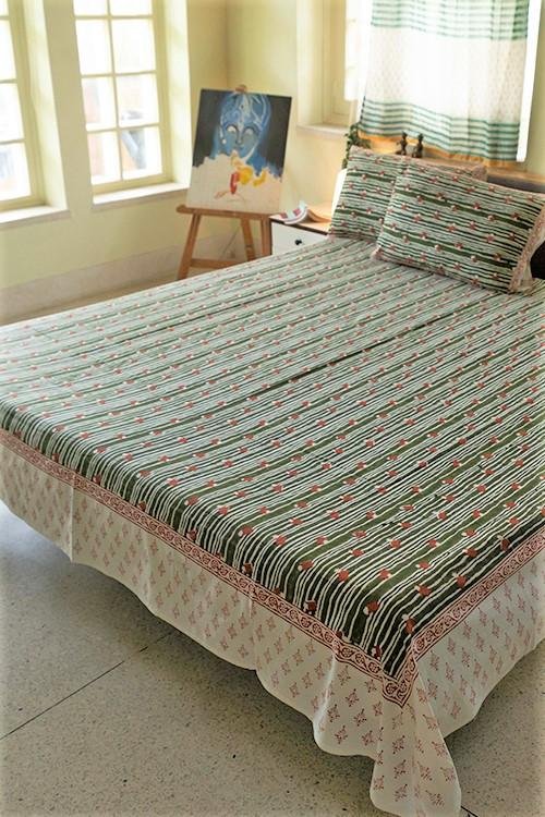 Sootisyahi 'Red in Motion' Handblock Printed Cotton Bedsheet - SootiSyahi