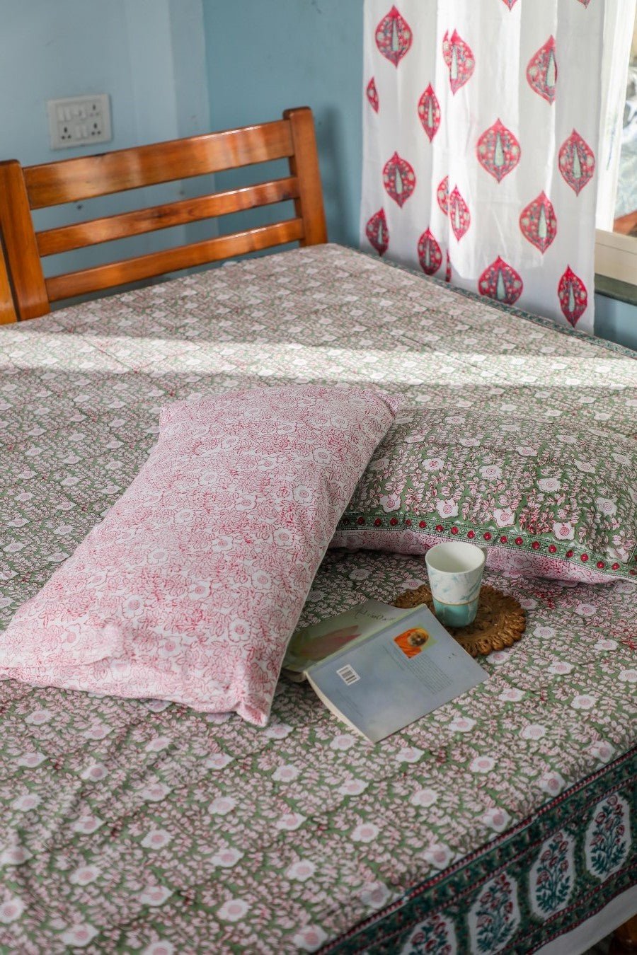 SootiSyahi Vatika Handblock Printed Cotton Bedsheet - SootiSyahi